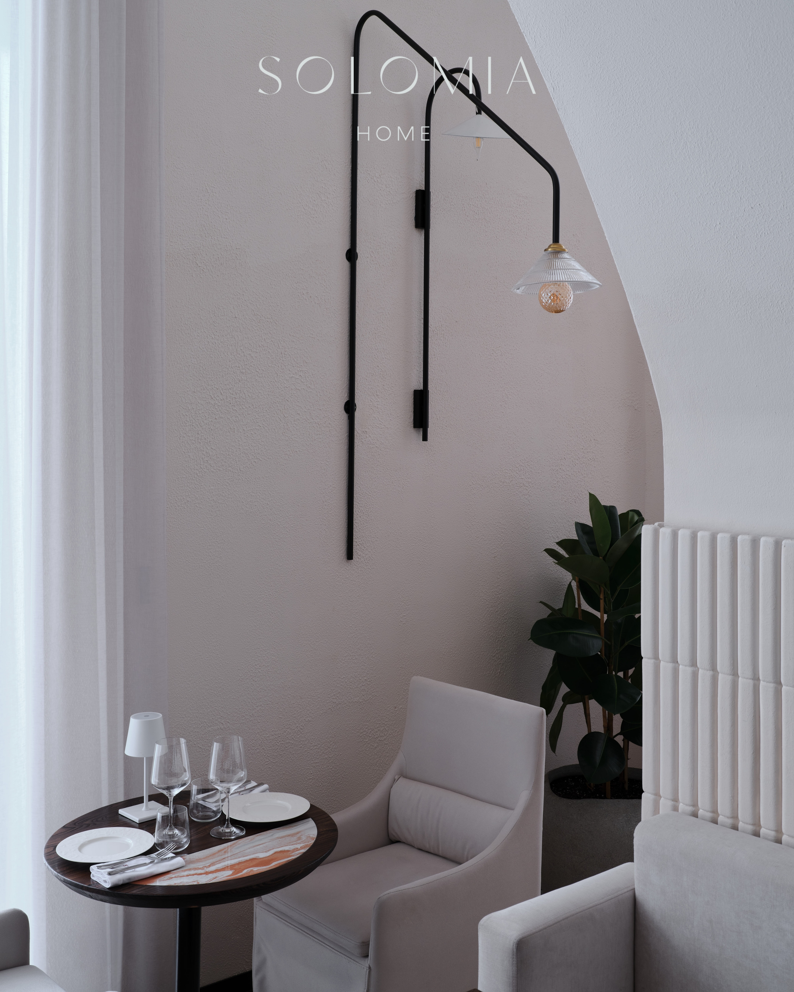 Corner table with wall lamp, Restaurant Dio Grand Cafe — restaurant interior design Astana