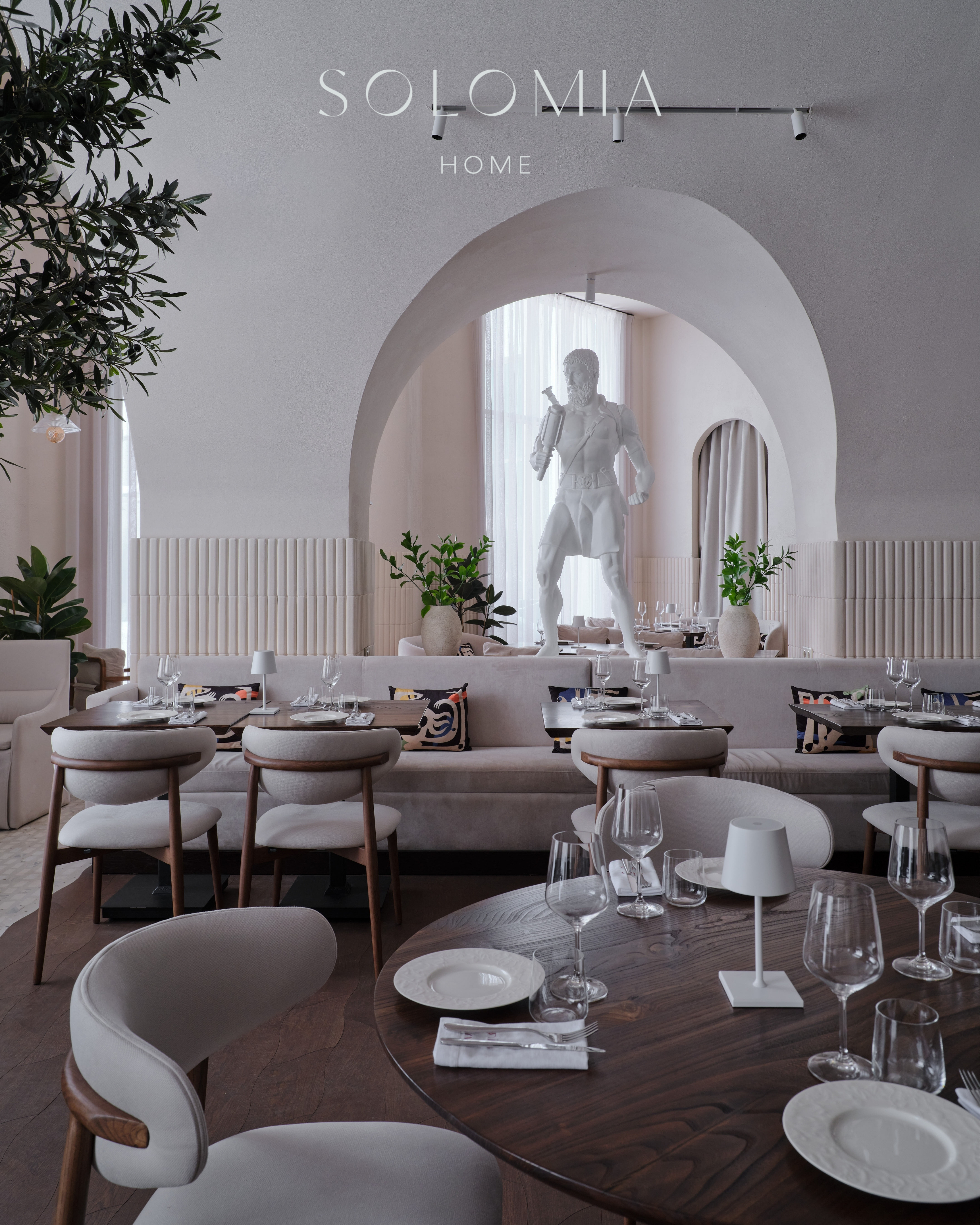 Restaurant hall with statue in an arch, Restaurant Dio Grand Cafe — restaurant interior design Astana