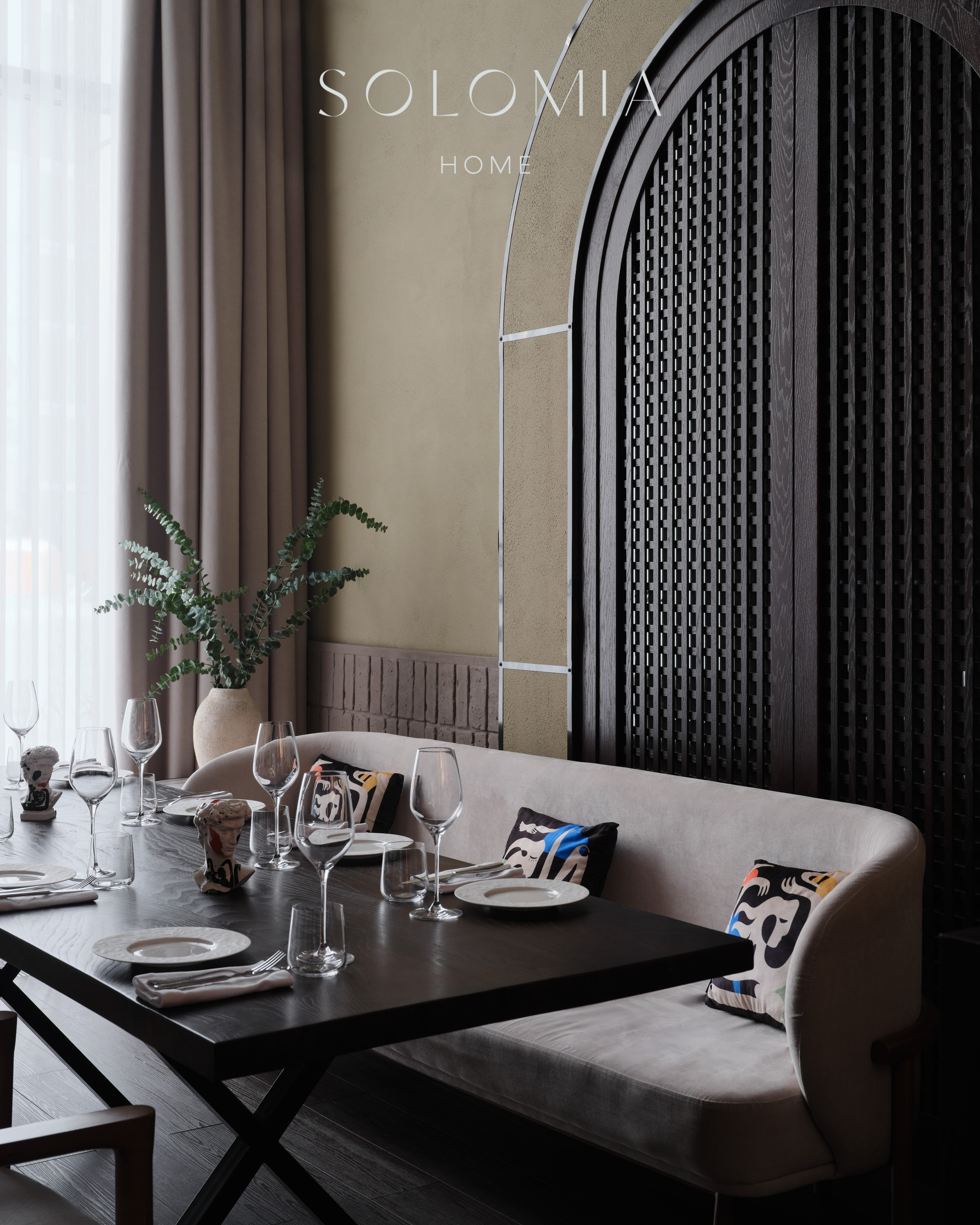 Private room table with wine glasses, Restaurant Dio Grand Cafe — restaurant interior design Astana